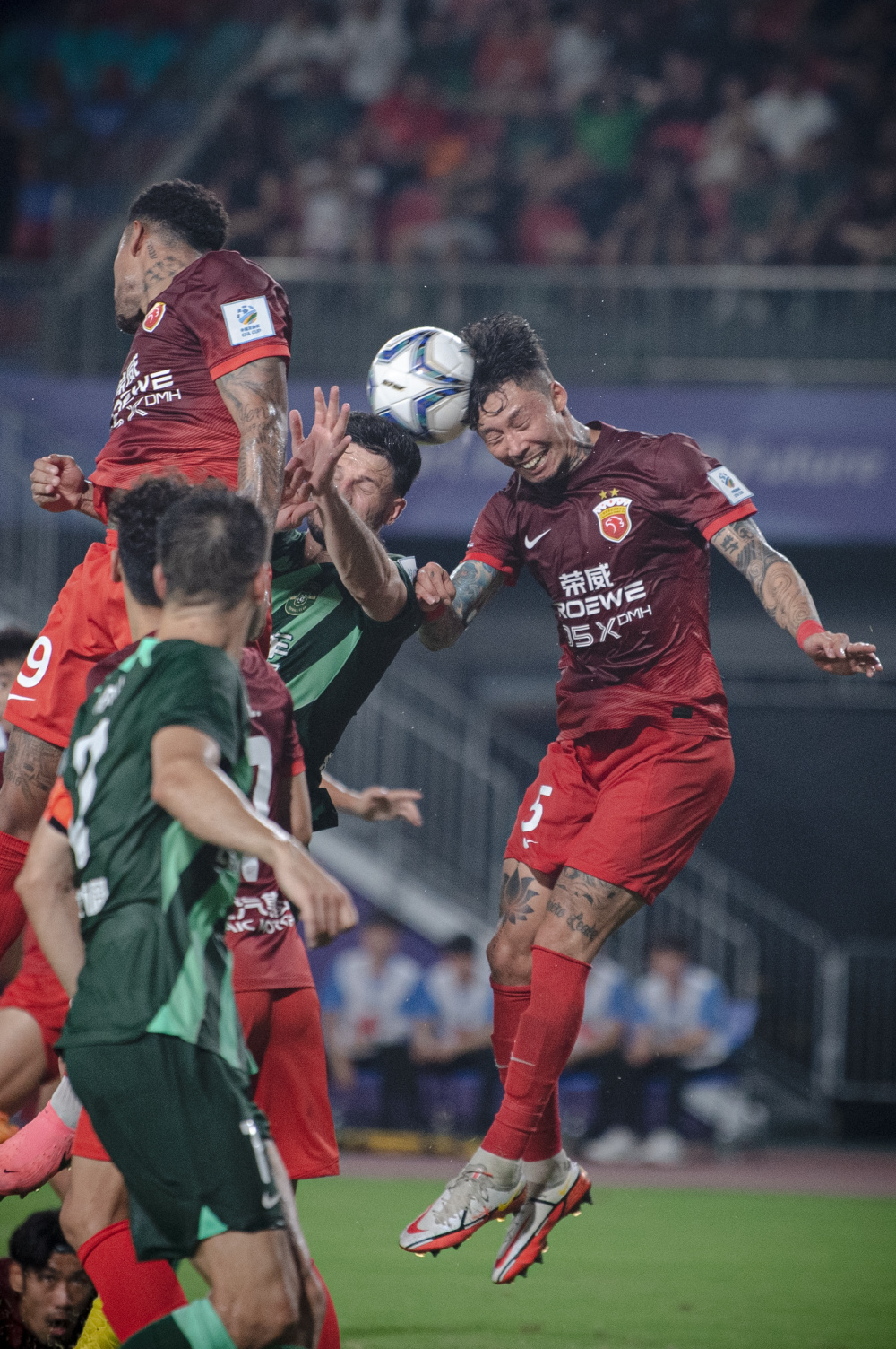 海港队已重新集结上海海港将积极备战收官战的简单介绍