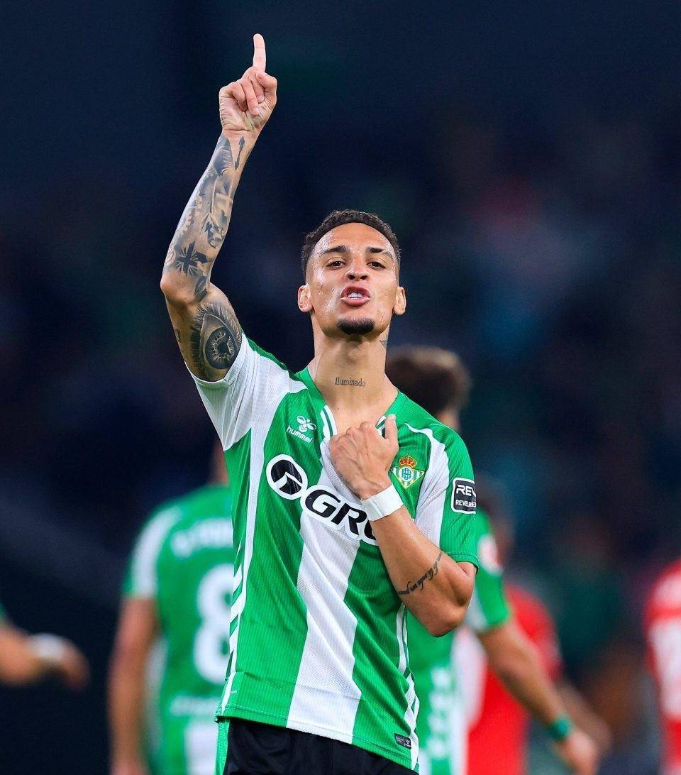 安东尼愿降薪前往贝蒂斯坚决想要离开曼联的简单介绍