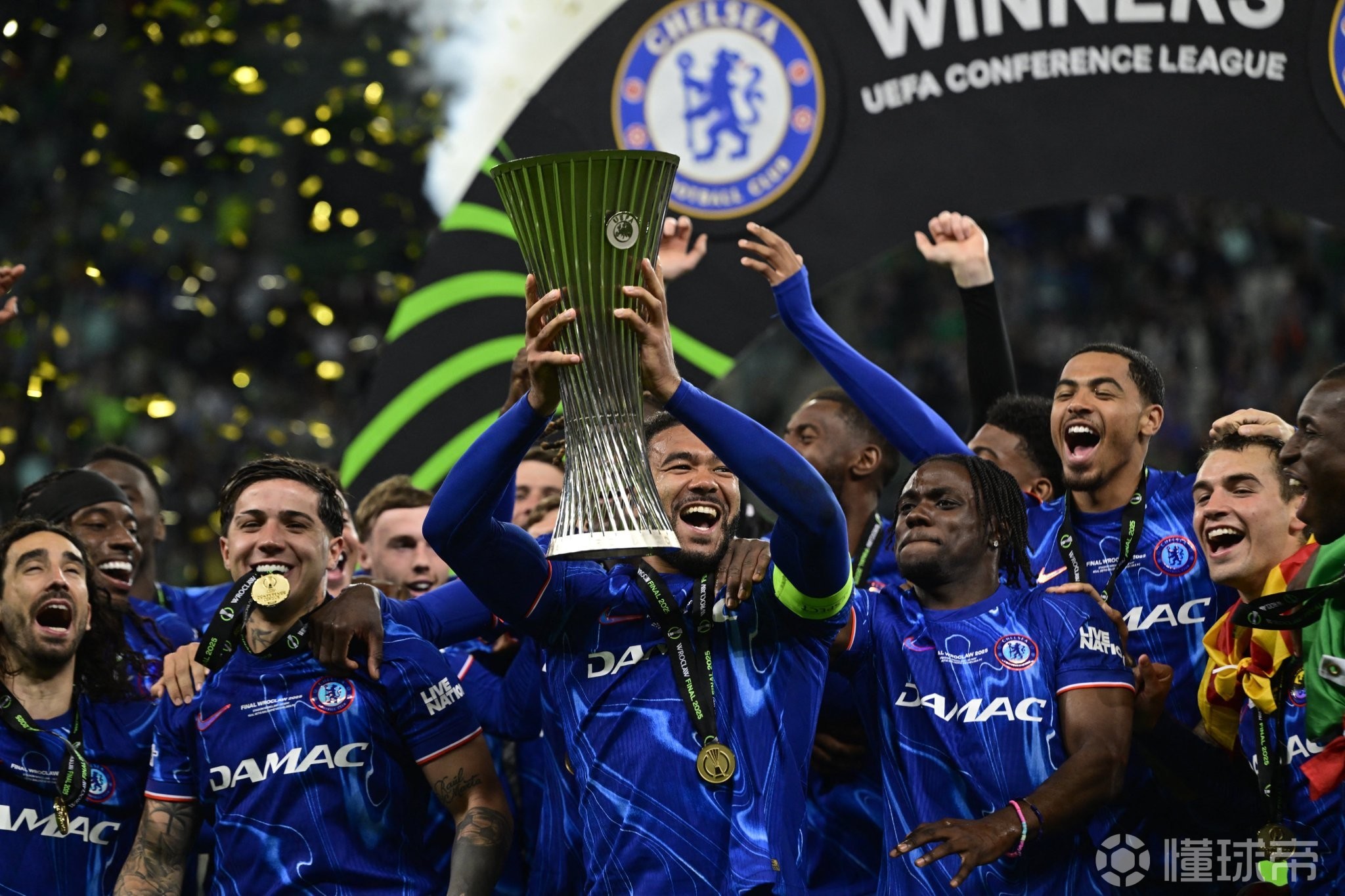 拜仁“英超三叉戟”14场轰37球三人耗资2.2亿欧的简单介绍  第2张